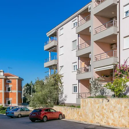 With Parking Space - 23910 Appartement Trogir