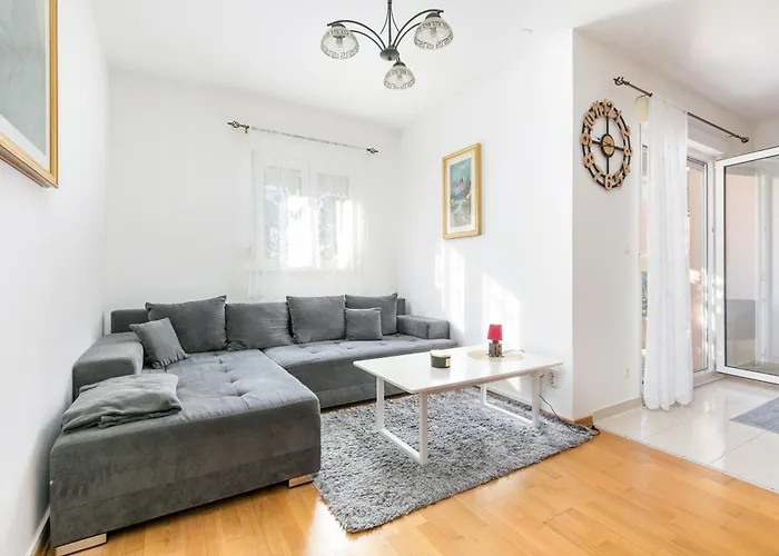 With Parking Space - 23910 Apartman Trogir