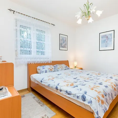 With Parking Space - 23910 Τρογκίρ