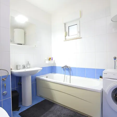 شقة With Parking Space - 23910