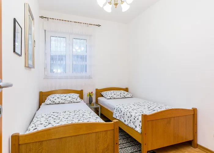 With Parking Space - 23910 Appartement Trogir