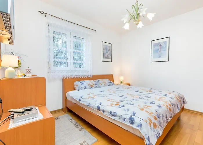 With Parking Space - 23910 Trogir